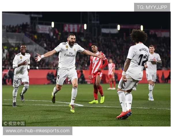 皇家马德里—本泽马背身一击穿透防守